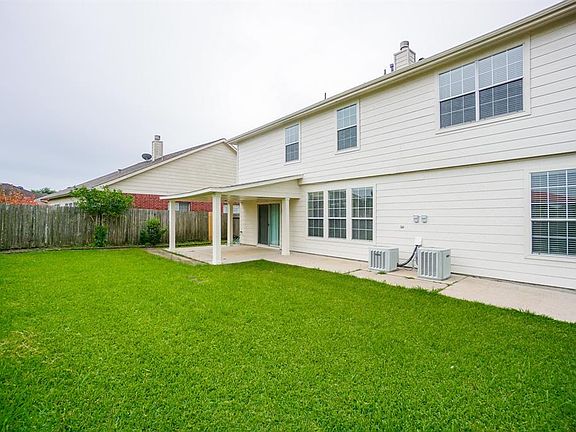 5th image of 16319 Autumn Leigh Dr