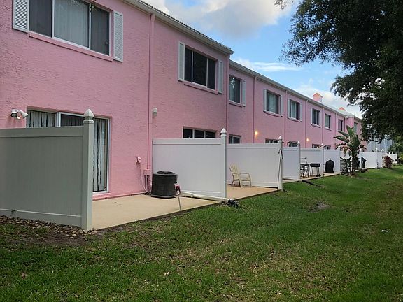 2nd image of 4833 Walden Cir