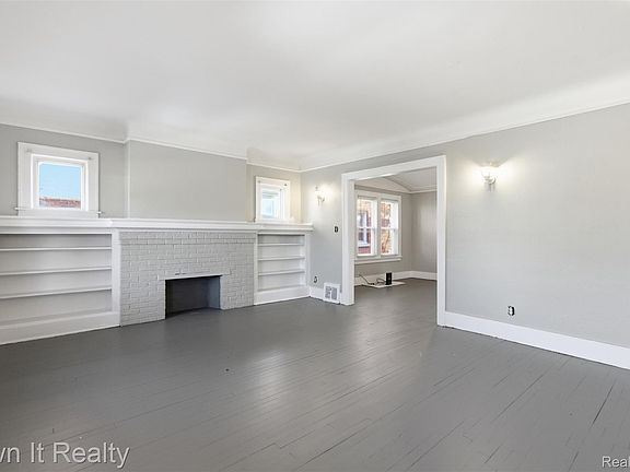 3rd image of 4243 Clements St