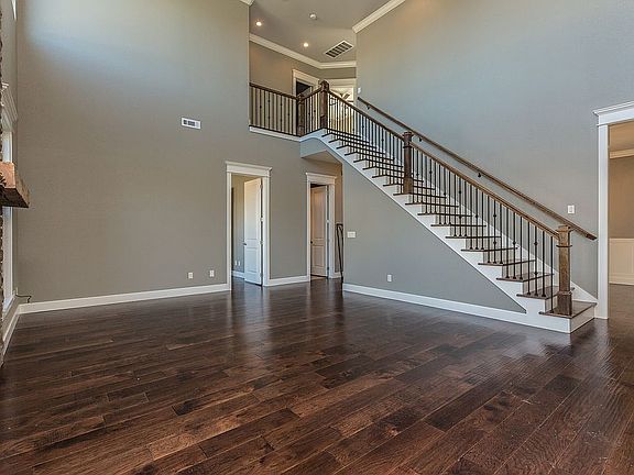 3rd image of 4307 NE Blue Spruce Ave