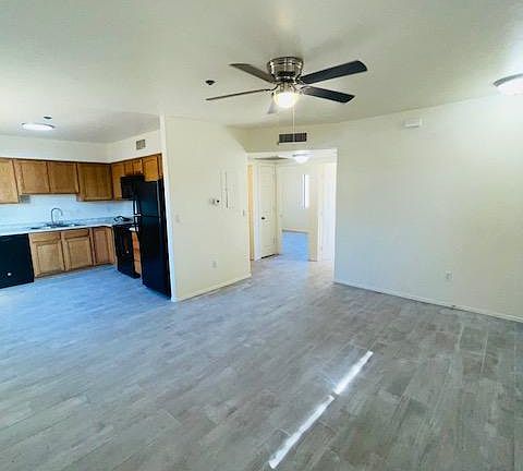 5th image of 3639 E Bermuda St #1