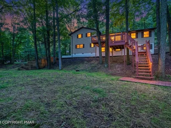 516 Black Oak Dr, Tannersville, PA 18372