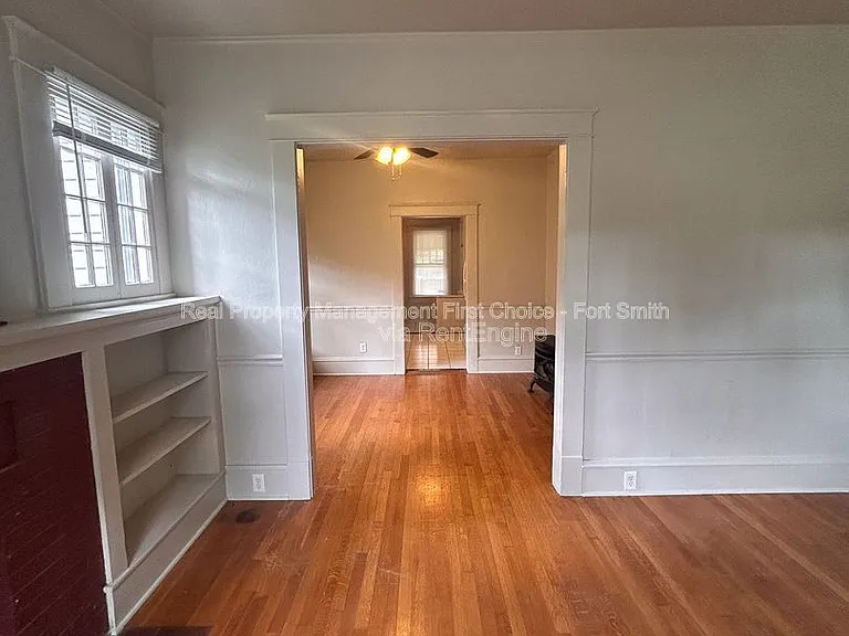 811 N 41st St — Photo 4