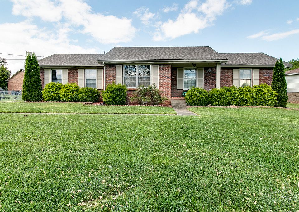 1st image of 803 Iris Ln
