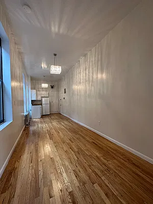 Rented by Peter R. Hungerford, LREB | media 2