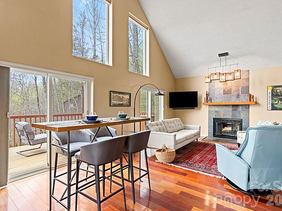 5th image of 108 Hickory Forest Rd
