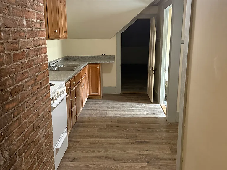 64 Winter St #5 — Photo 3