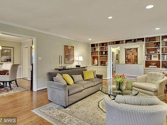 5th image of 7414 Burtonwood Dr