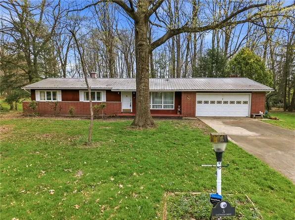 3 Eastwood Dr, Greenville, PA 16125
