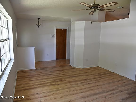 5th image of 988 Hunt St NW