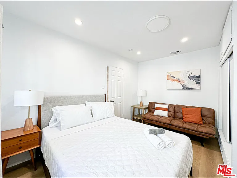 239 S Doheny Dr #239 — Photo 1