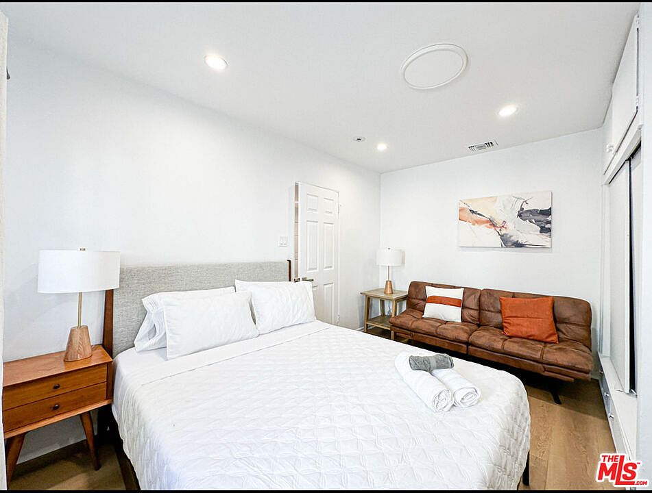 1st image of 239 S Doheny Dr #239