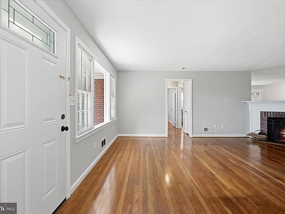 4th image of 3112 Groveton St