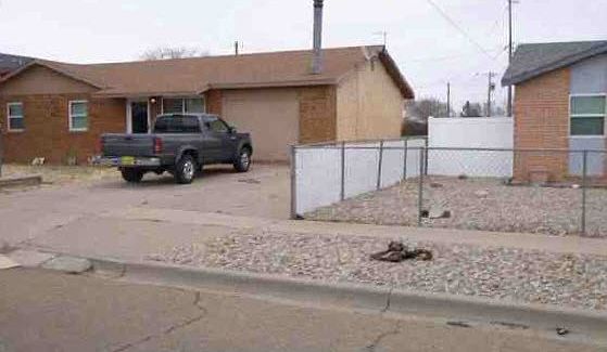 2nd image of 2933 Kelso Ave
