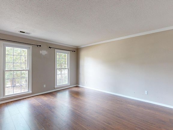 5th image of 1531 Dartmouth Ct