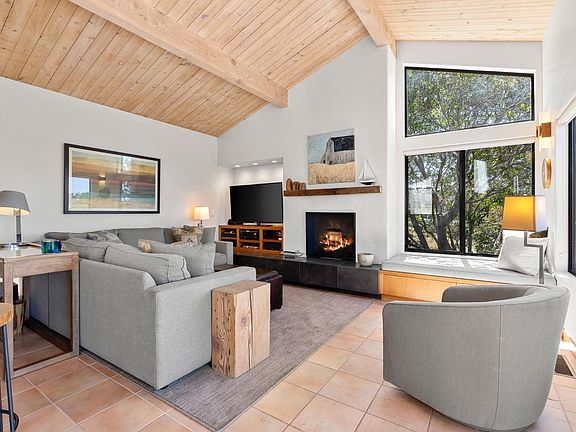 2nd image of 127 Cabrillo Close