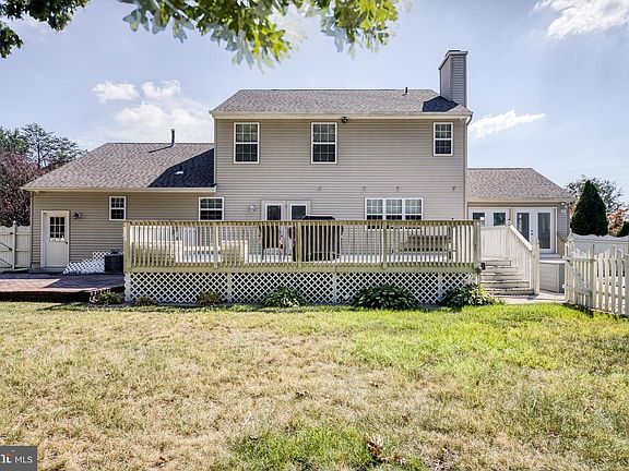 5th image of 2820 Barry Dr