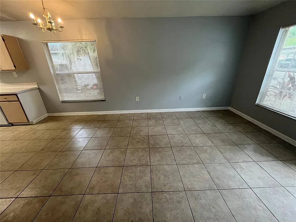 3 bed, 2.0 bath, 1101 sqft, $1,680 — Photo 4