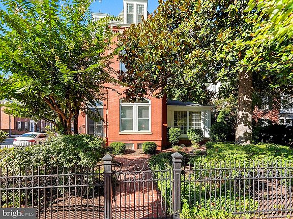 2nd image of 719 Prince St