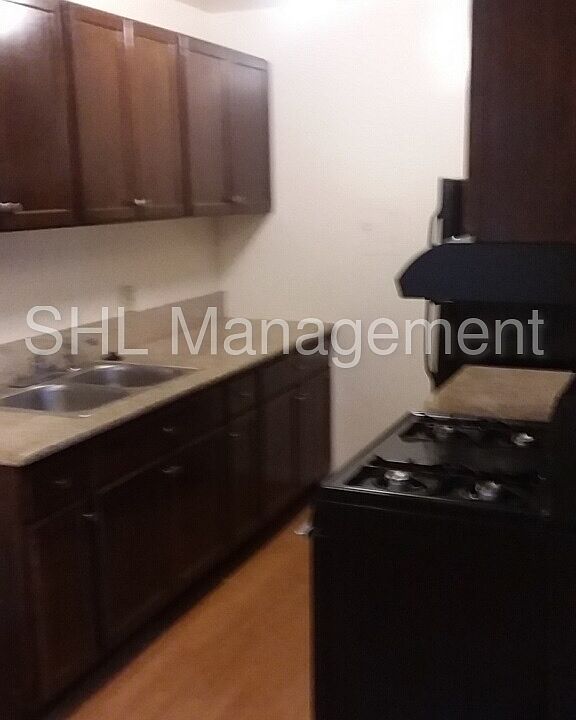 2nd image of 11857 Jefferson Blvd