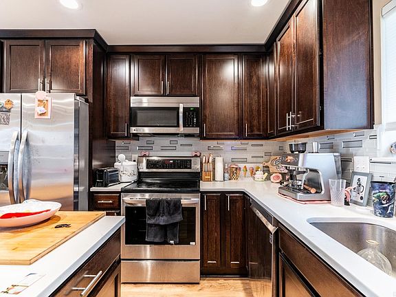 4th image of 1201 N Pierce St APT 18