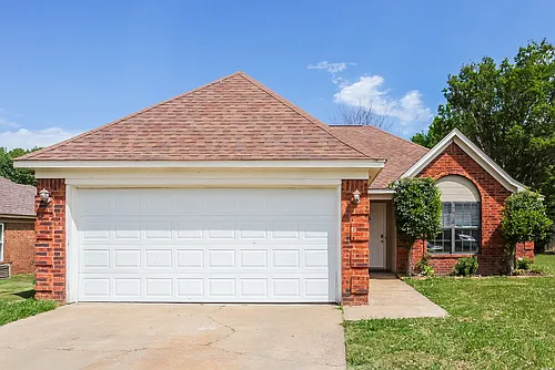 10824 Ridgefield Dr Photo 1