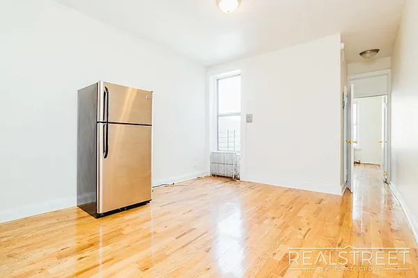 Rented by Real Street Inc | media 2