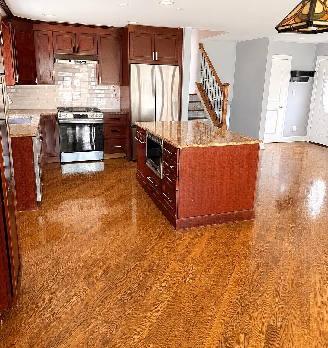 517 S Dryden Pl — Photo 2