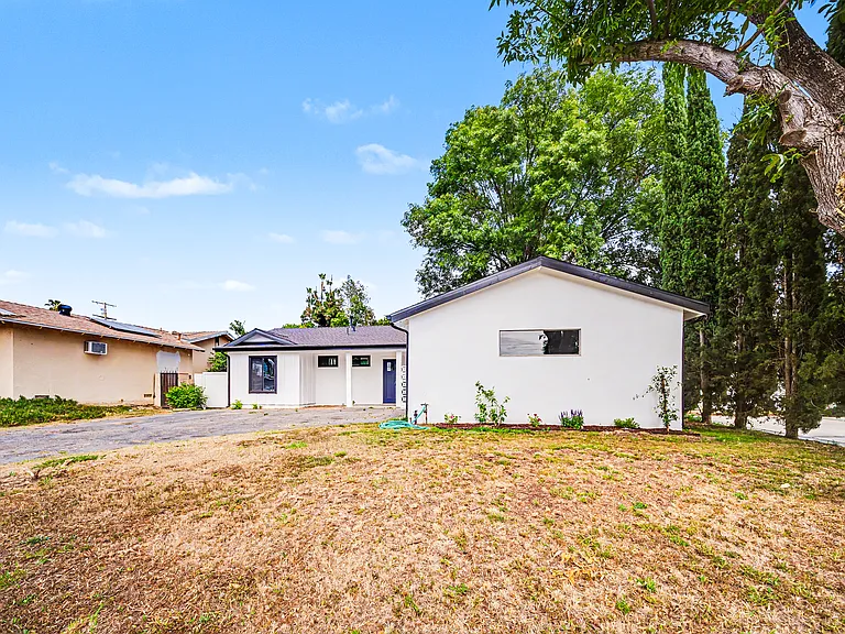 8738 Monogram Ave — Photo 5