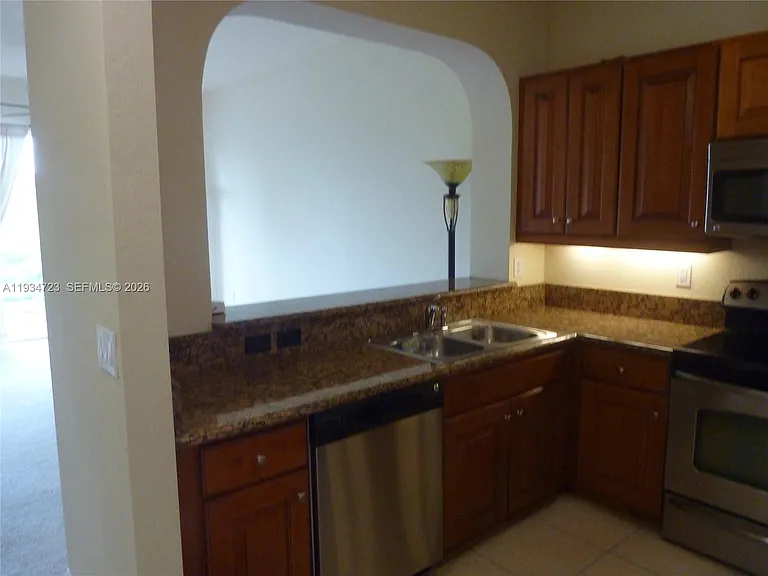 3500 Oaks Clubhouse Dr #308 — Photo 28