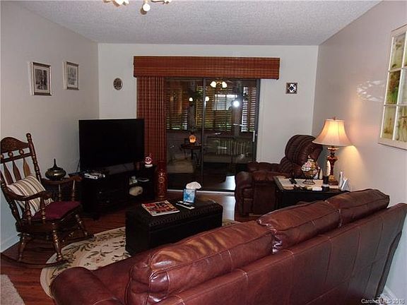 2nd image of 49 Lake Dr APT M5