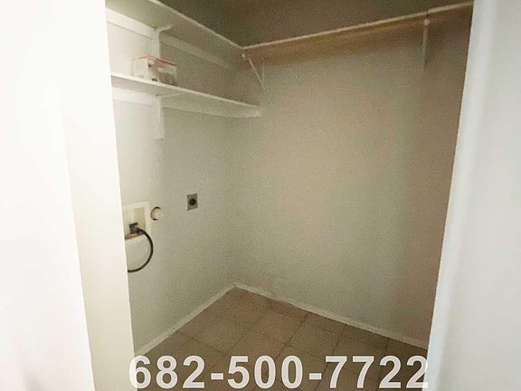 4th image of 902 Penrod Dr