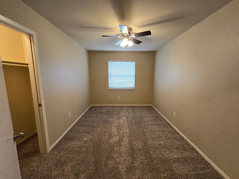 8414 Cambridge Rd #C04 — Photo 12