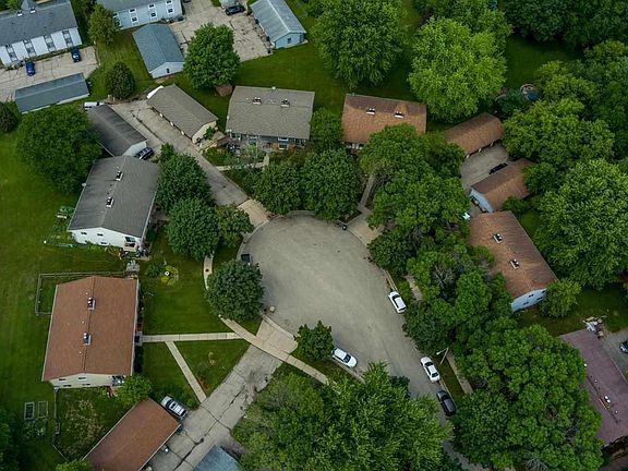 2nd image of 49 Park Heights Ct