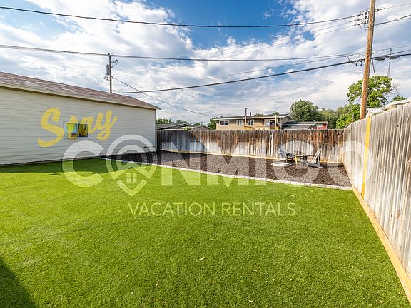 3rd image of 1041 E Platinum Way #1