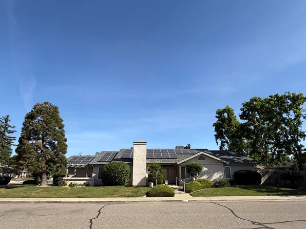 2300 E Iris Avenue, Visalia, CA 93292