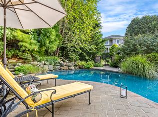 18 Cedar Dr, Southampton, NY 11968