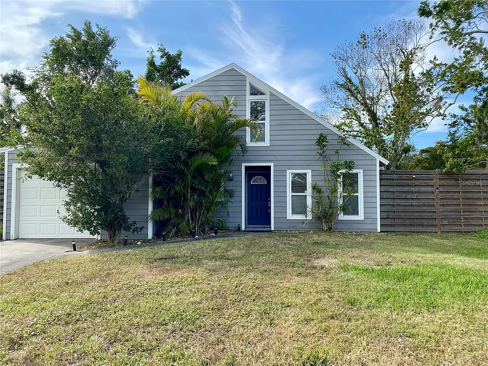 4564 Iola Dr