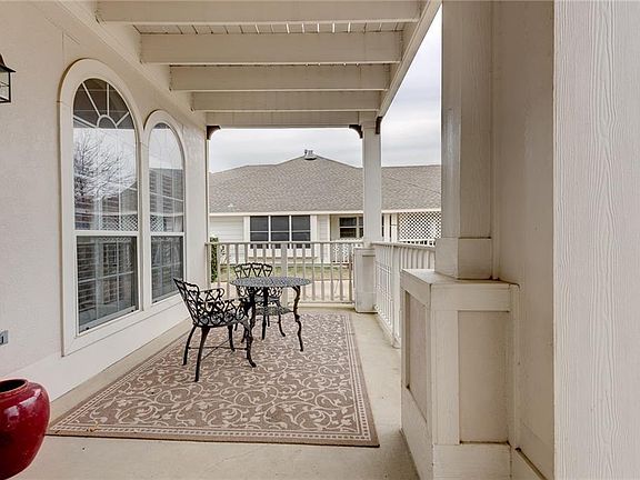 2nd image of 1301 Pinehurst Dr