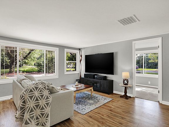 5th image of 9035 Horseshoe Dr