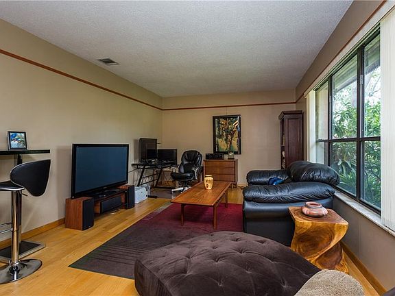 3rd image of 4298 Peacham Ct