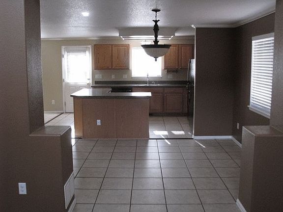 4th image of 1834 Walton Dr