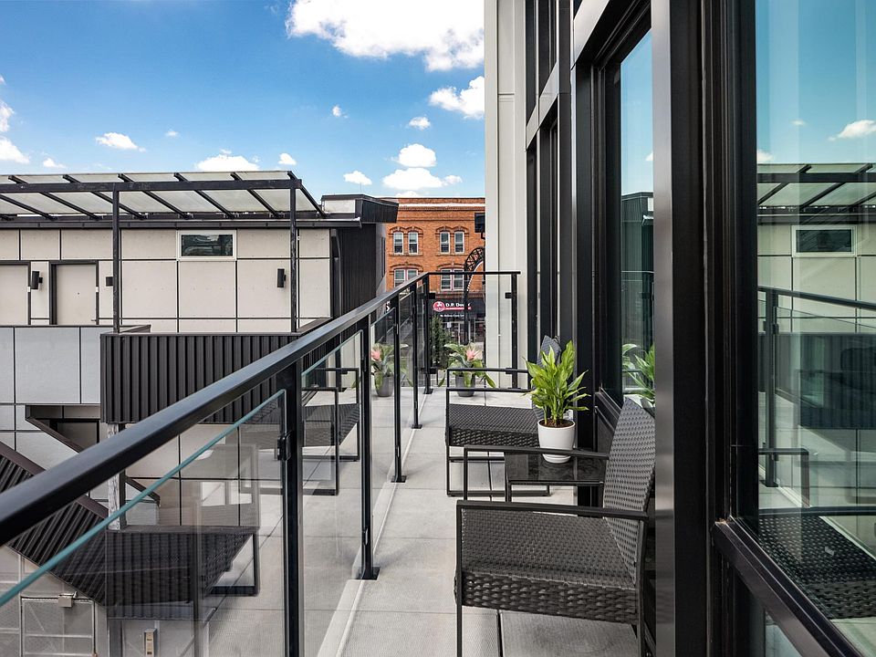 2nd image of 1254 N High St APT 309