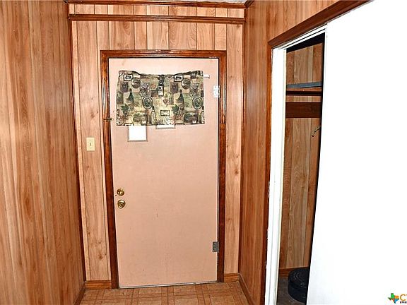 2nd image of 1807 Woodlawn St