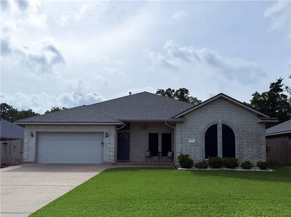 1512 Hunter Creek Dr, College Station, TX 77845