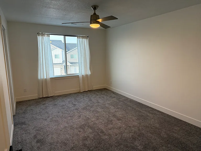 122 E 730 N #1 — Photo 5