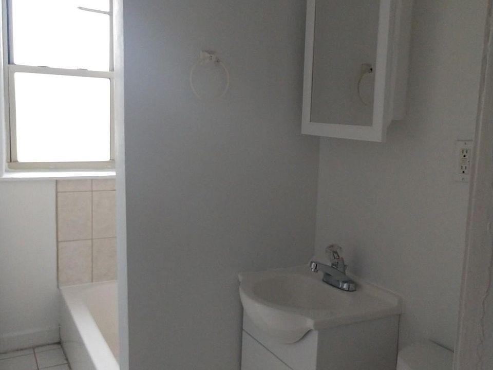 1st image of 2352 W Touhy Ave APT 3L