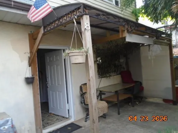 8 Brighton 8th Pl, Brooklyn, NY 11235