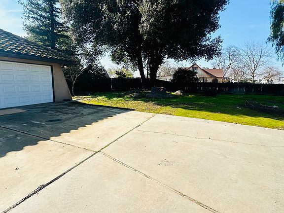 4th image of 6543 W Ashlan Ave