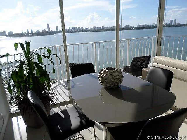 7601 E Treasure Dr #1407 — Photo 2